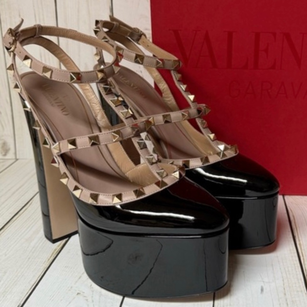 *NEW* Valentino (RIP) Rockstud Platform Heels size 8 LIMITED EDITION!